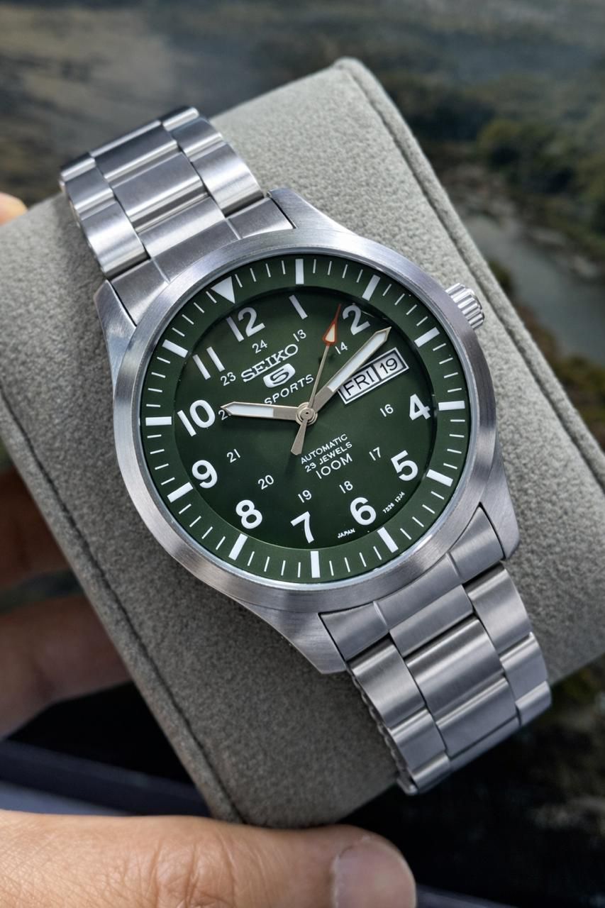SEIKO 5 SPORTS AUTOMATIC WATCH